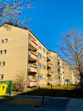 großzügige 3-Zimmer-Wohnung mit Balkon, Feldstr. 8, 90766 Fürth
